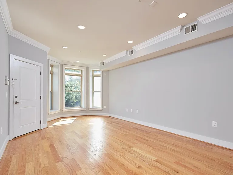2514 17th St NW #2 — Photo 3