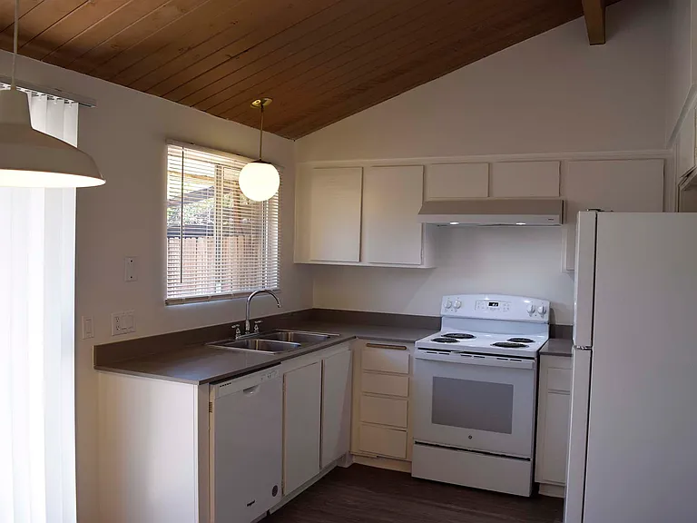 Ojai Gardens Apartments (Resort Apartments L.L.C.) — Photo 38