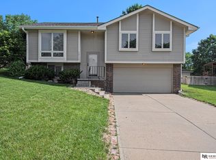 12712 Hartman Ave, Omaha, NE 68164