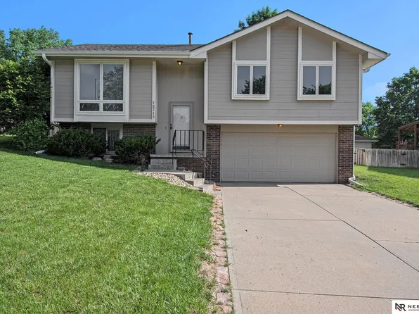 12712 Hartman Ave, Omaha, NE 68164