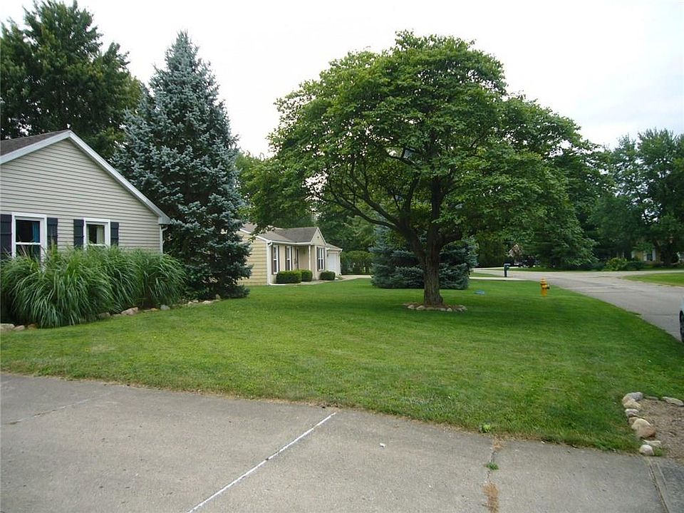 2nd image of 122 Bess Blvd
