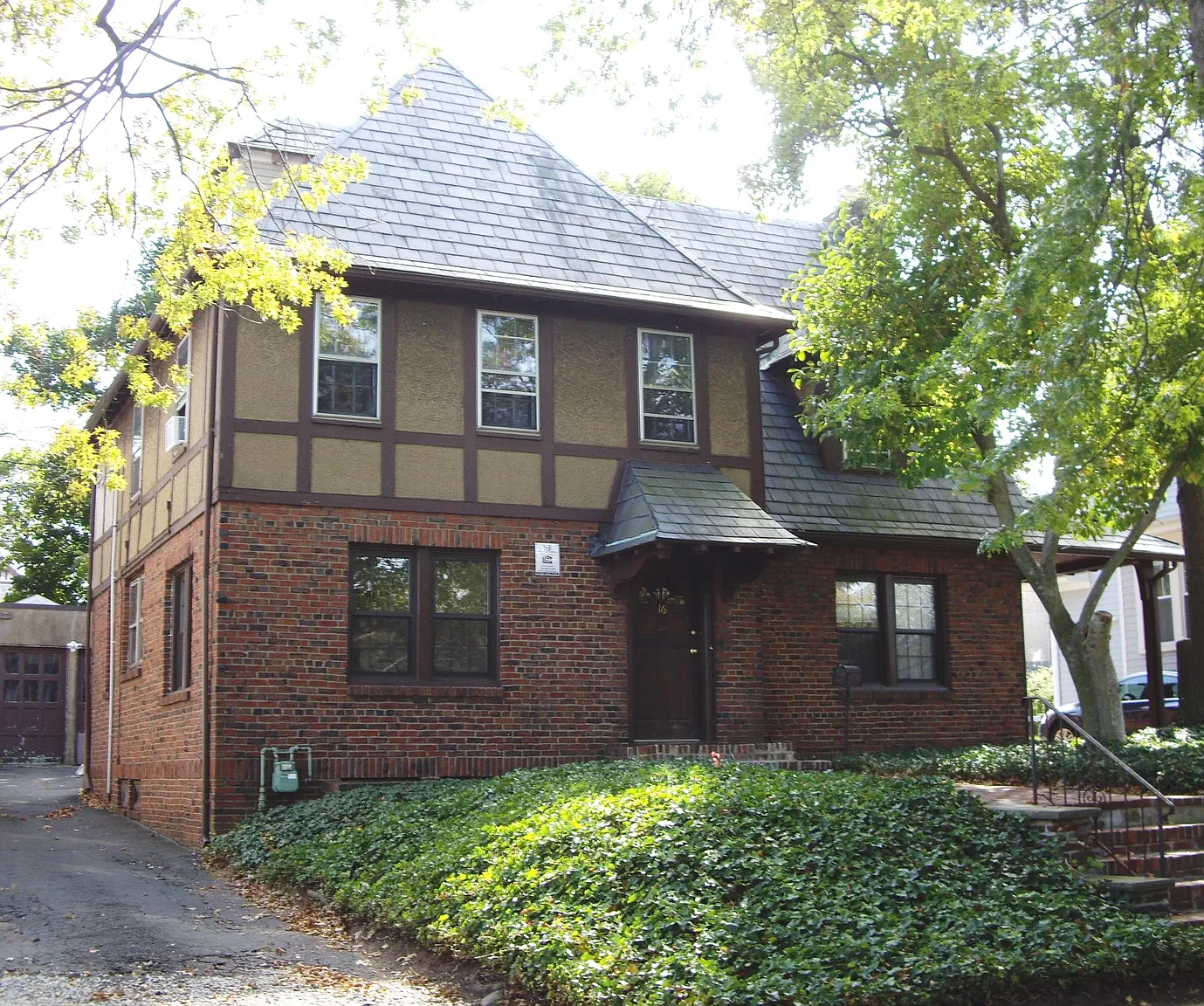 16 Lafayette St photo 1
