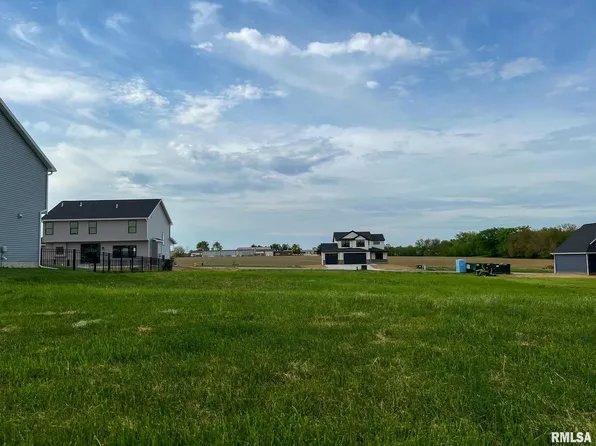 6411 W Callahan Ct, Edwards, IL 61528