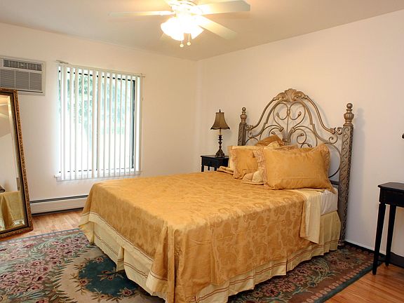 3rd image of 2416 Emerald Ct #103