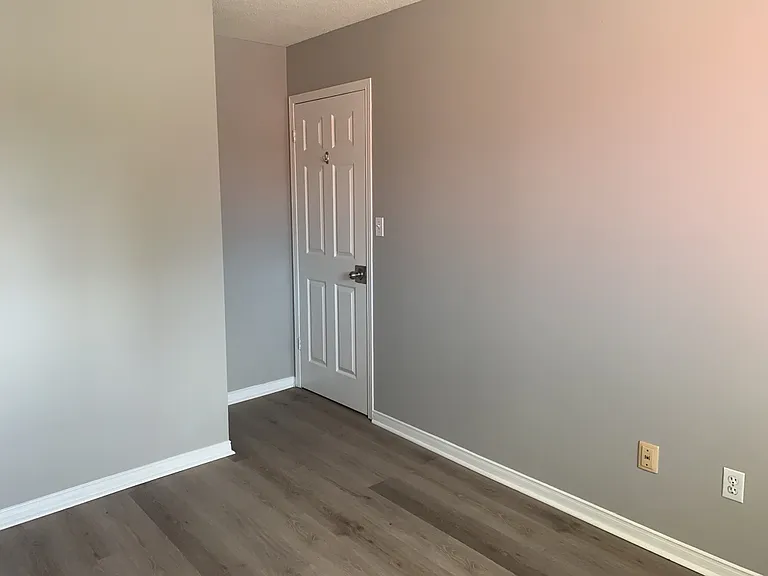 1516 Main St W #2-B — Photo 5