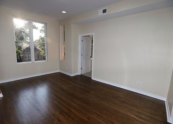 2nd image of 1819 N Tripp Ave