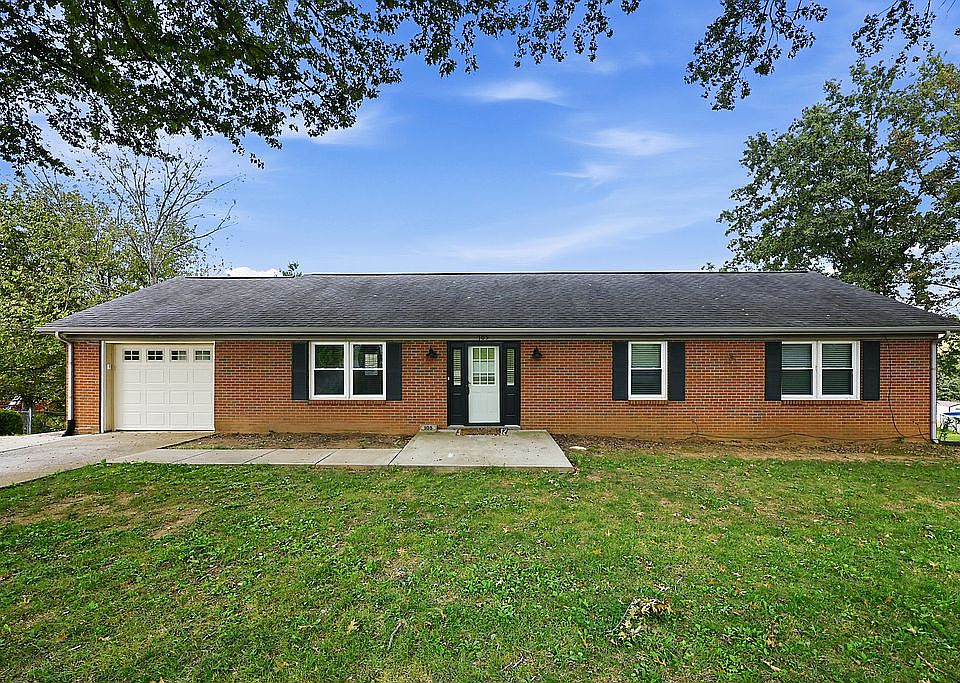 1st image of 105 Oak Dr
