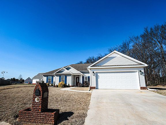 2nd image of 137 Jordan Ln