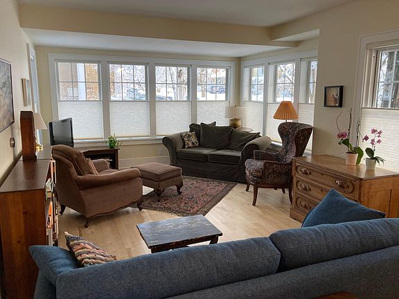 Living Room / sunroom