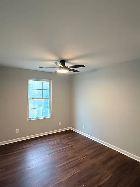 3 bed, 1200 sqft, $1,200 — Photo 3