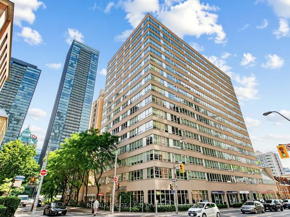 71 Charles St E #304, Toronto, ON M4Y 2T3