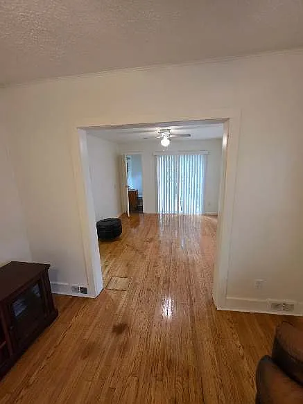 3 bed, 1.5 bath, 1221 sqft, $1,850 — Photo 3