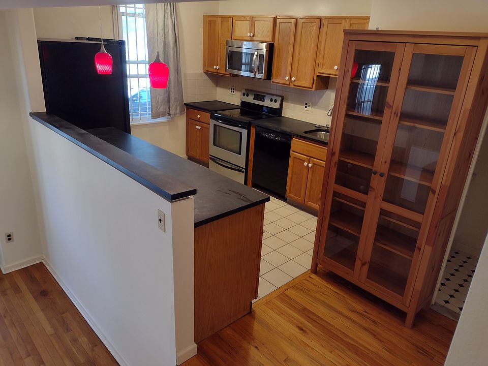 1st image of 418 N 31st St #B