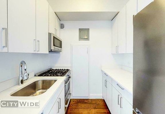 3rd image of 401 E 88th St #16R