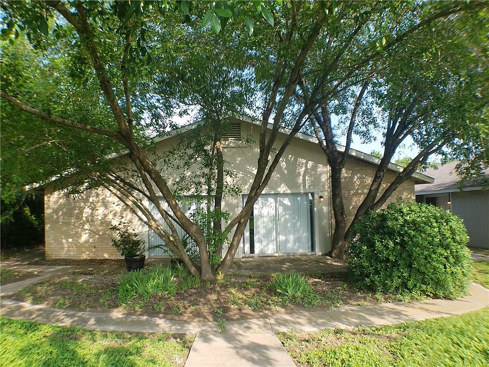 1st image of 6715 Sandshof Dr Unit A