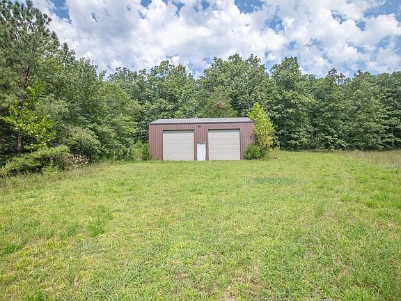 44th image of 162 Tracy Rd