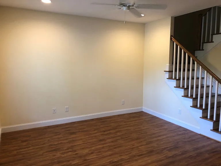 1203 Greenwood Ave — Photo 2