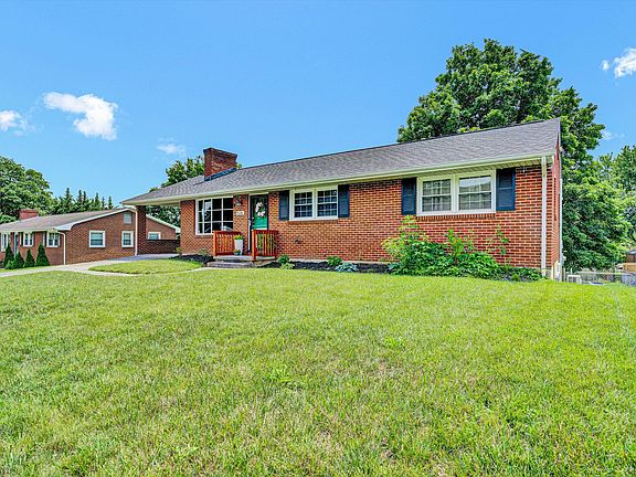 2nd image of 1526 Carrollton Ave