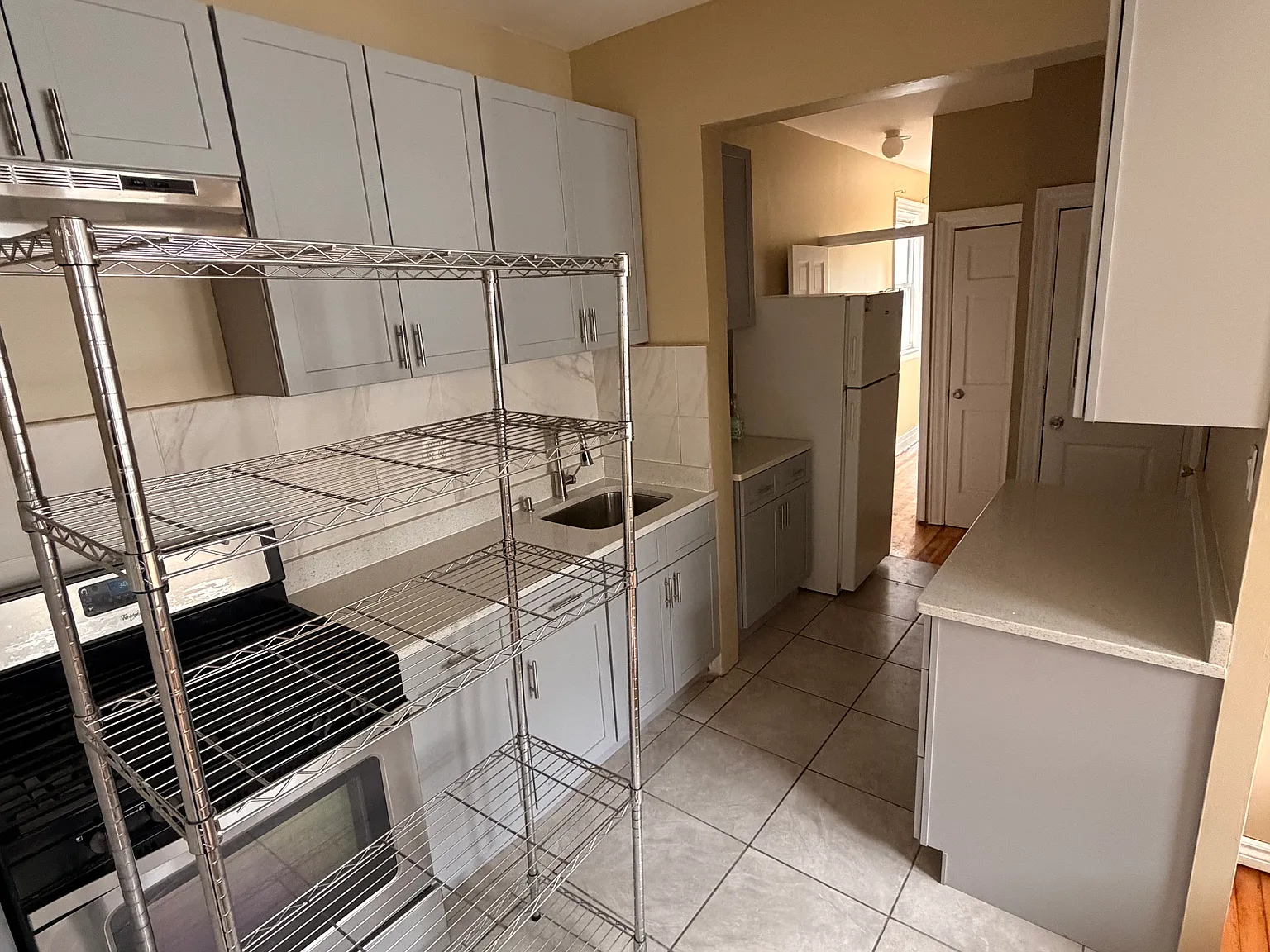 2 bed, 2600 sqft, $2,300 — Photo 3