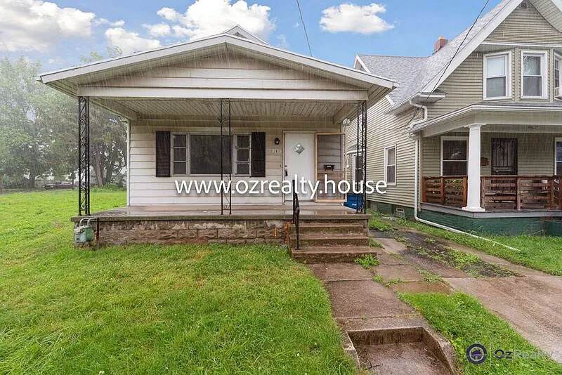 185 Mettler St photo 1