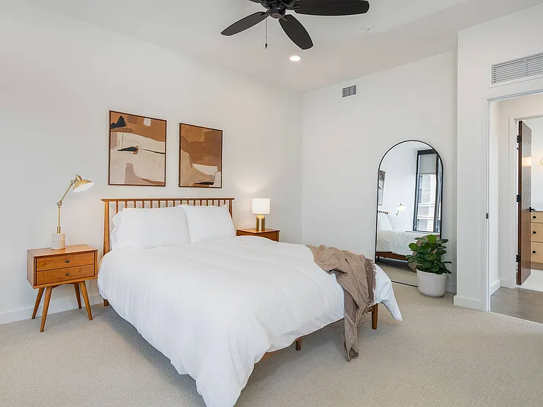 Mercantile Apartments — Photo 39