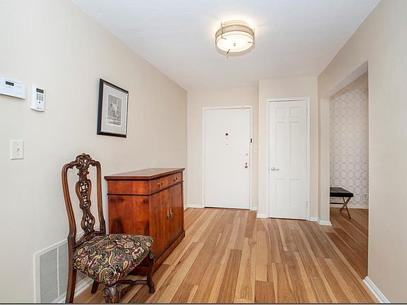 5th image of 13610 Shaker Blvd APT 602