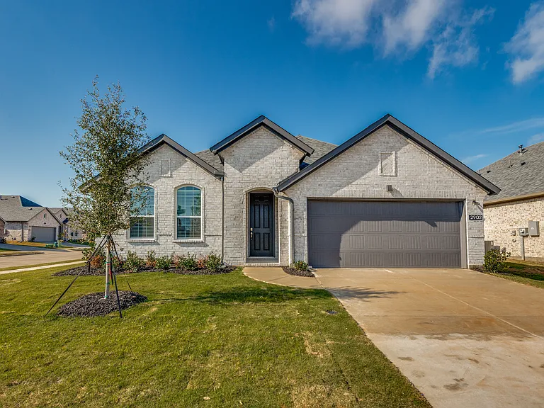 2902 Italia Ter — Photo 1