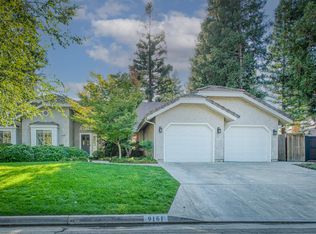 9161 N Woodlawn Dr, Fresno, CA 93720