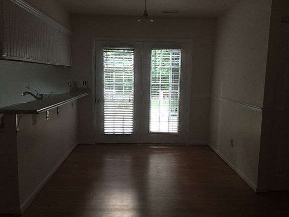 diniing with new laminate 