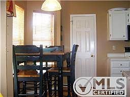 4th image of 160 Clarendon Cir
