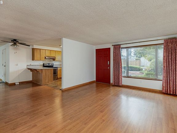 4th image of 16007 NE Sacramento St