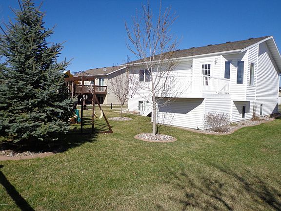 3rd image of 1674 8th St E