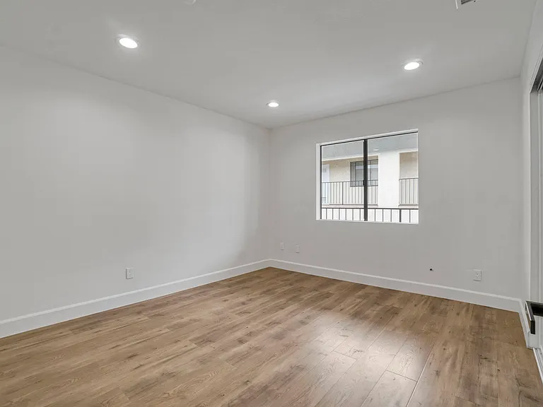 1410 Coronado Ave #8 — Photo 12
