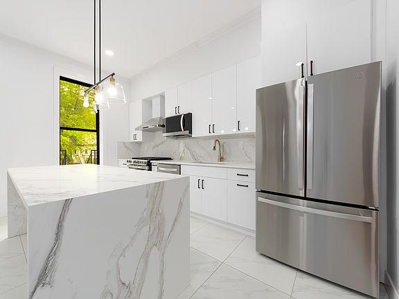 2nd image of 533 Madison St APT 1