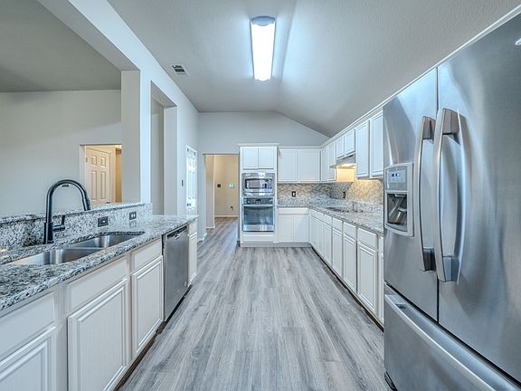 5th image of 7105 Stephanie Ct