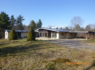 207 Lake Rd, Ashburnham, MA 01430