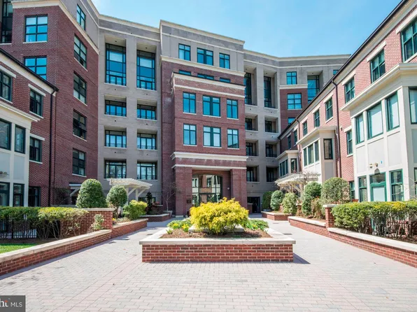 4750 41st St NW APT 408, Washington, DC 20016