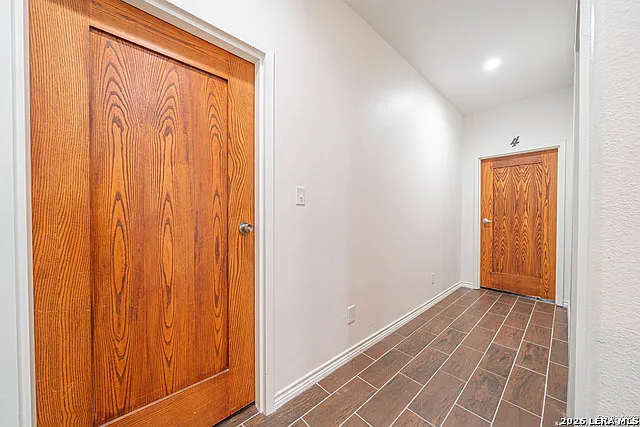 233 Esmeralda Dr — Photo 23