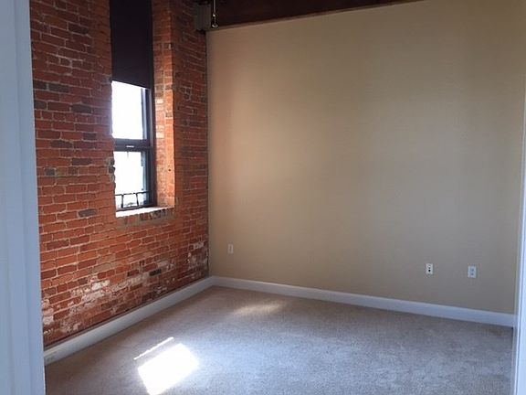 5th image of 251 Rocketts Way Unit 107