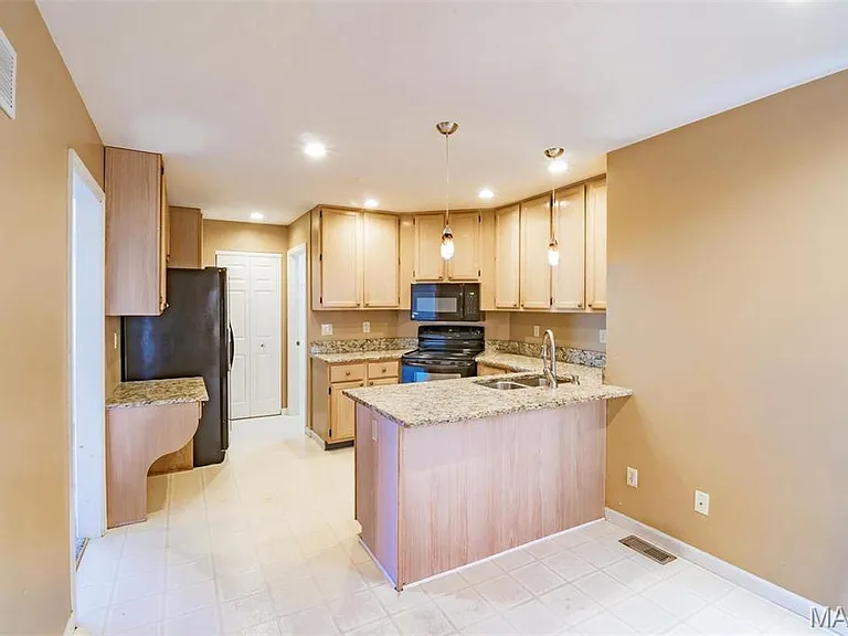 3309 Lower Lakes Estates Dr — Photo 2