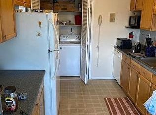 1621 Raspberry Ct, Edison, NJ 08817