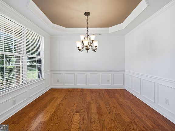 5th image of 305 Nichols Rdg