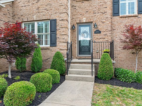 4th image of 2537 Dressage Way