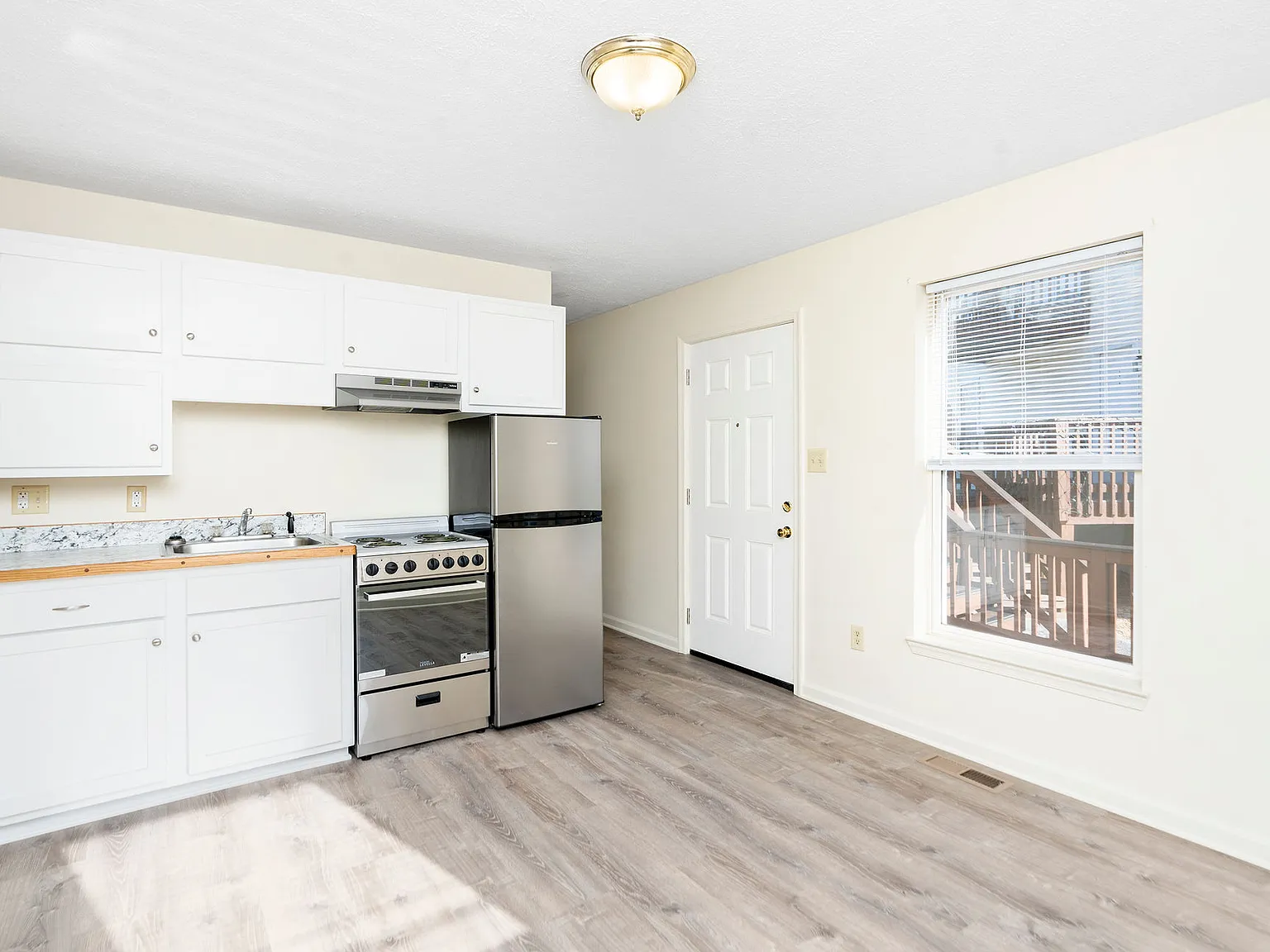 1 bed, 500 sqft, $895 — Photo 1