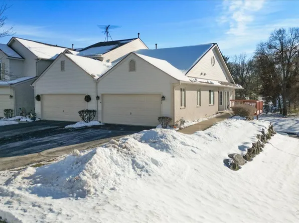 1740 Pine St, McHenry, IL 60051