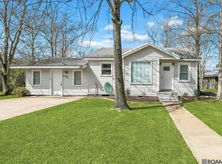 215 8th Street Dr, Ponchatoula, LA 70454