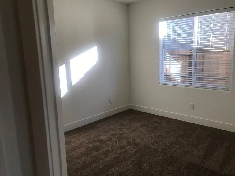 475 River St — Photo 9