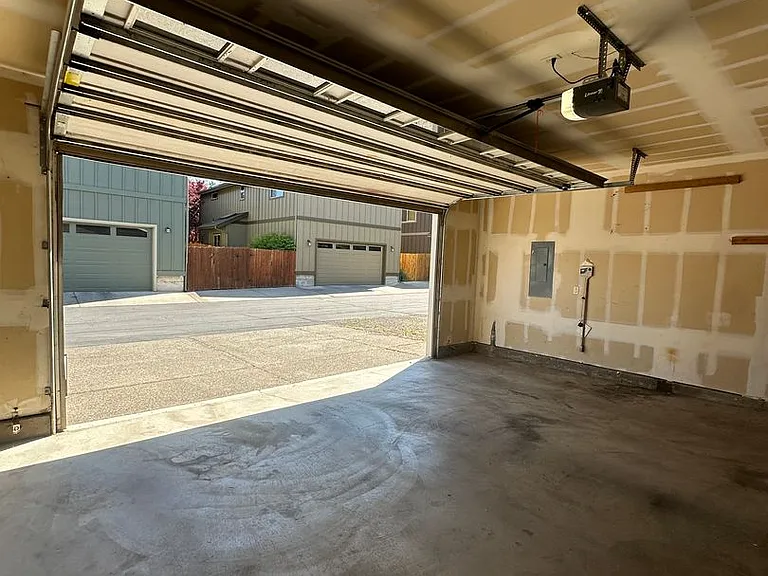 20159 Merriewood Ln — Photo 28