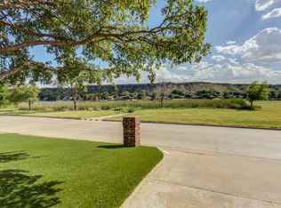 30 W Lakeshore Dr, Ransom Canyon, TX 79366