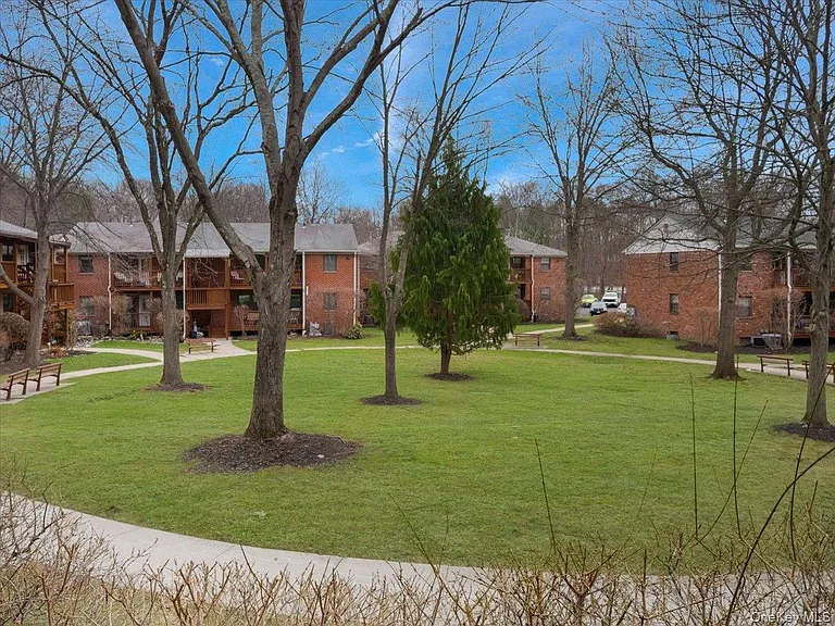 430 Somerset Dr #F — Photo 24